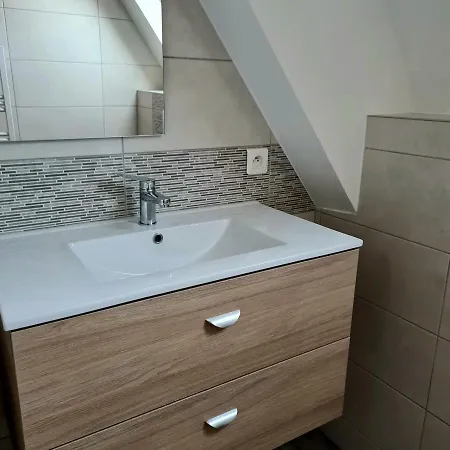 Syra/ Proche Europa Park Apartment *