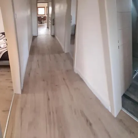 Syra/ Proche Europa Park Apartment *